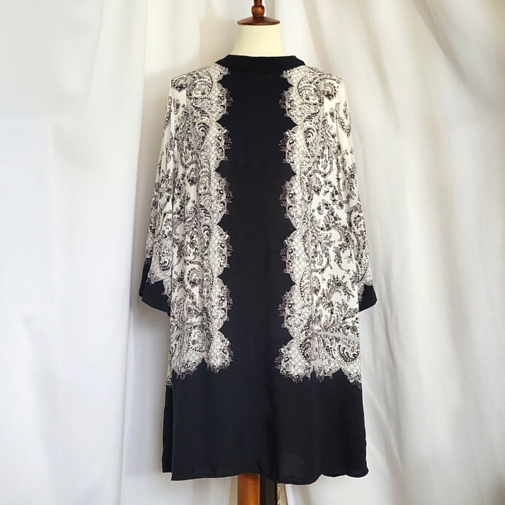 Black and White Paisley Print Shift Dress